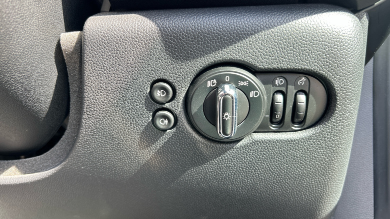 MINI Hatchback 2.0 Cooper S Sport II 3dr Petrol Hatchback